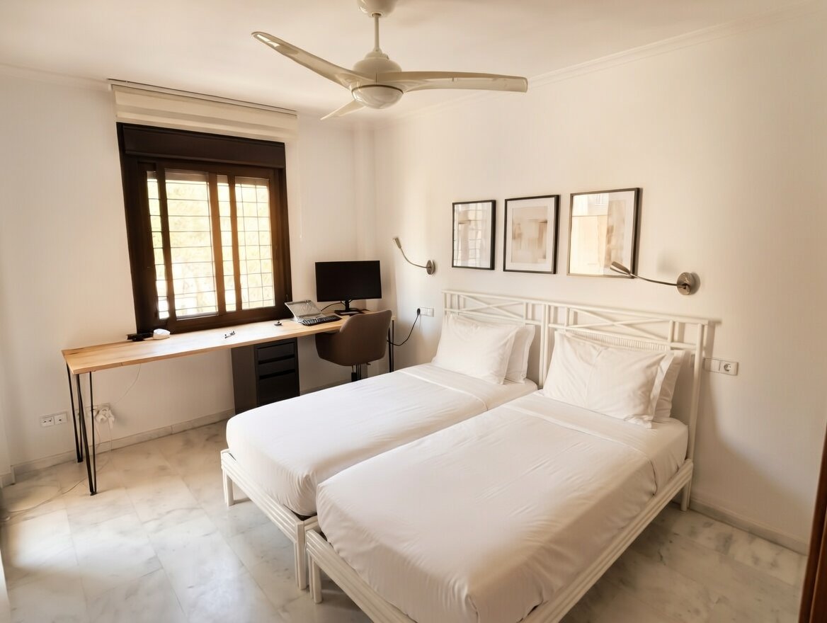 Twin bedroom